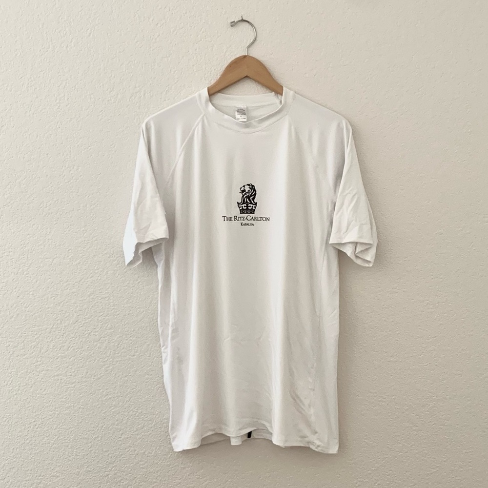 Men’s Ritz Carlton Kapalua Short Sleeve Rash Guard Size XL